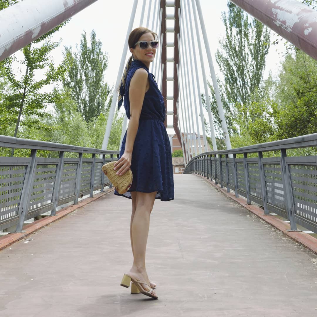 TrendsGallery's tweet photo. Buenas noches!

Hoy os enseño este look con vestido azul marino que me encanta 🥰
https://t.co/5ZfZXFQHgQ

#bluedress #ootd #look #lookfashion #fashionstyle #fashion #fashionlook #ootdfashion #fashionstyle #influencerspain #bloggerspain #leonesp #igersleonesp https://t.co/0BoccRCaaD