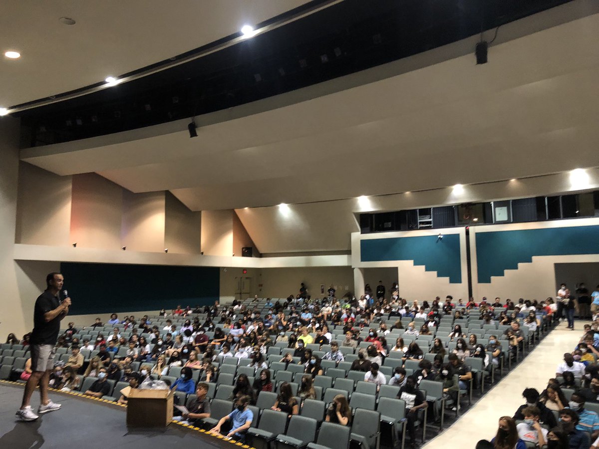 Kelly Mills Burke tweet media