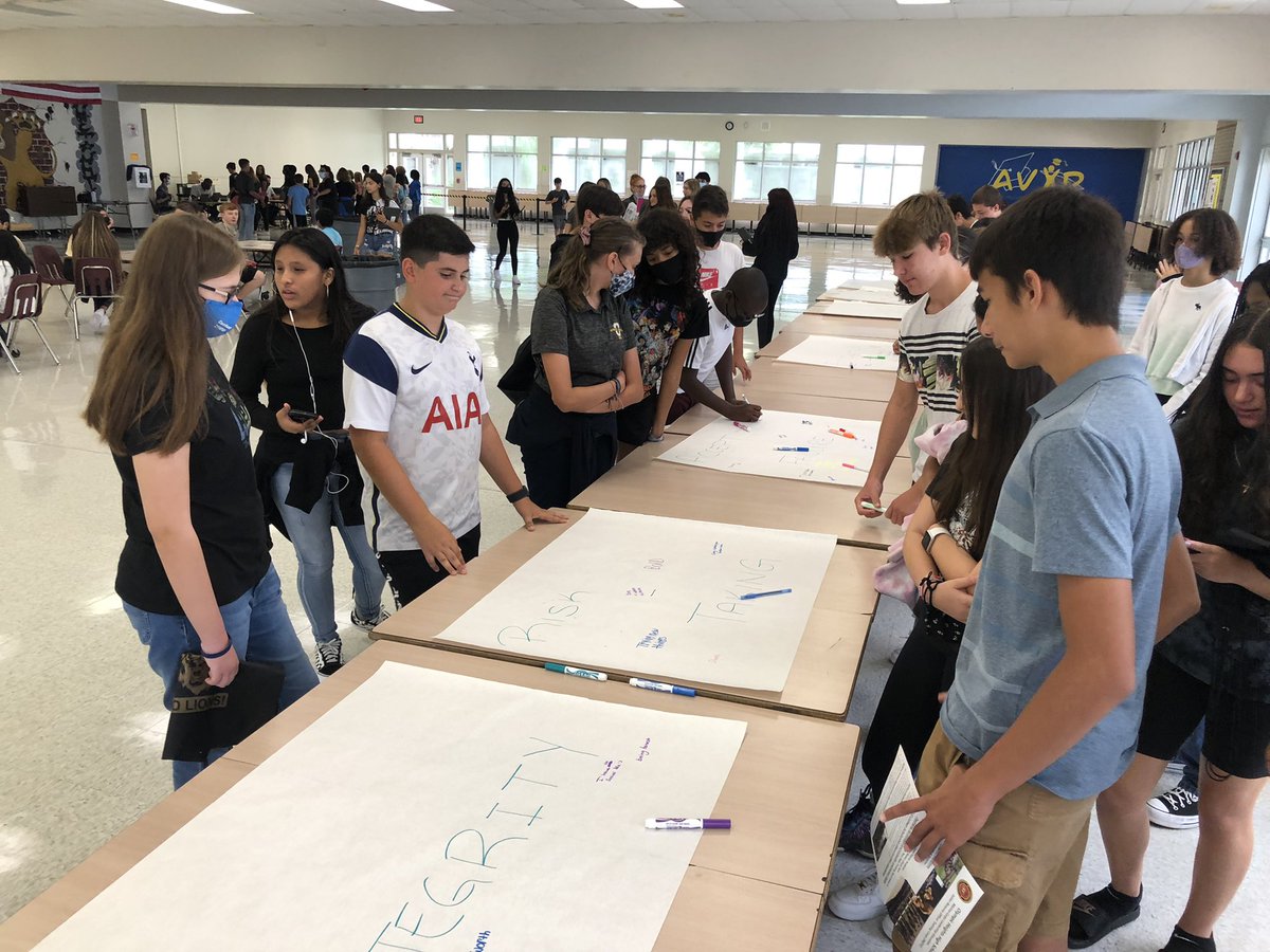 Kelly Mills Burke tweet media