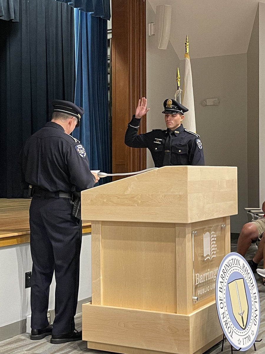 Although they have been in their new positions for a number of weeks now, it was a pleasure to officially welcome them to the department in front of their friends, family, and honored guests! 2/2