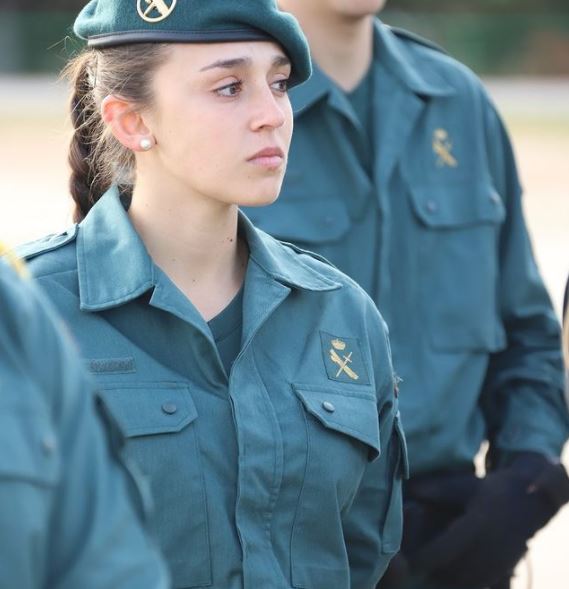 guardiacivil's tweet photo. El Consejo de Ministros aprueba la nueva plantilla reglamentaria de la @guardiacivil para 2021/2025. El importante incremento de efectivos permitirá dedicar un mayor esfuerzo a la protección de colectivos vulnerables.                            1/2

Más 👇
https://t.co/faRE6AQRK4 https://t.co/a5Xwr9noq4