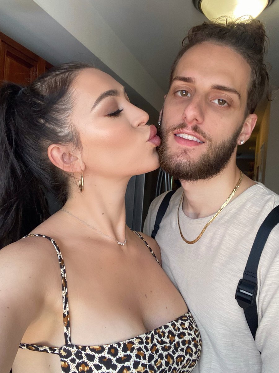 MikeeKhoury's tweet photo. gf appreciation post I luv u https://t.co/dvkaASRB5s