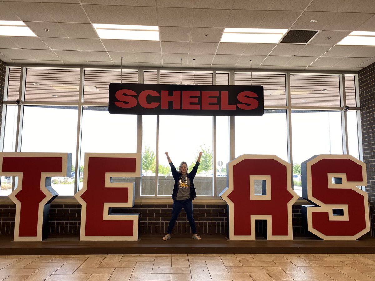 MistyLowe610's tweet photo. We put the X in Texas! Having a lot of fun at Scheels! 
@bbowenes @Melanie75800217
#bbopride
#SCHEELS https://t.co/28v3lszTTo
