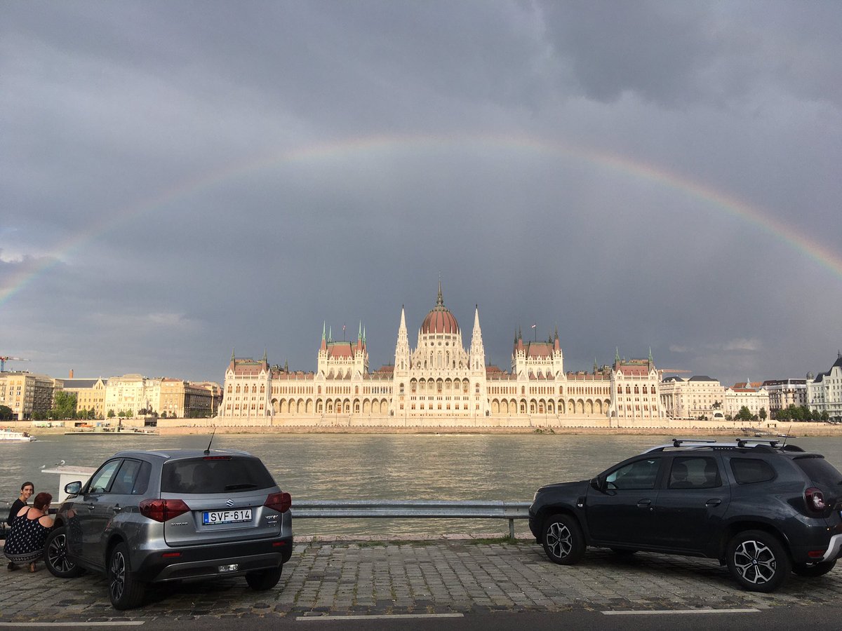 e_lufc's tweet photo. The Hungarian parliament building earlier today, as the government tries to limit discussion of homosexuality & transgender issues in schools… how great to see this
#HowFitting
#LGBT https://t.co/1UR9YbOmzR