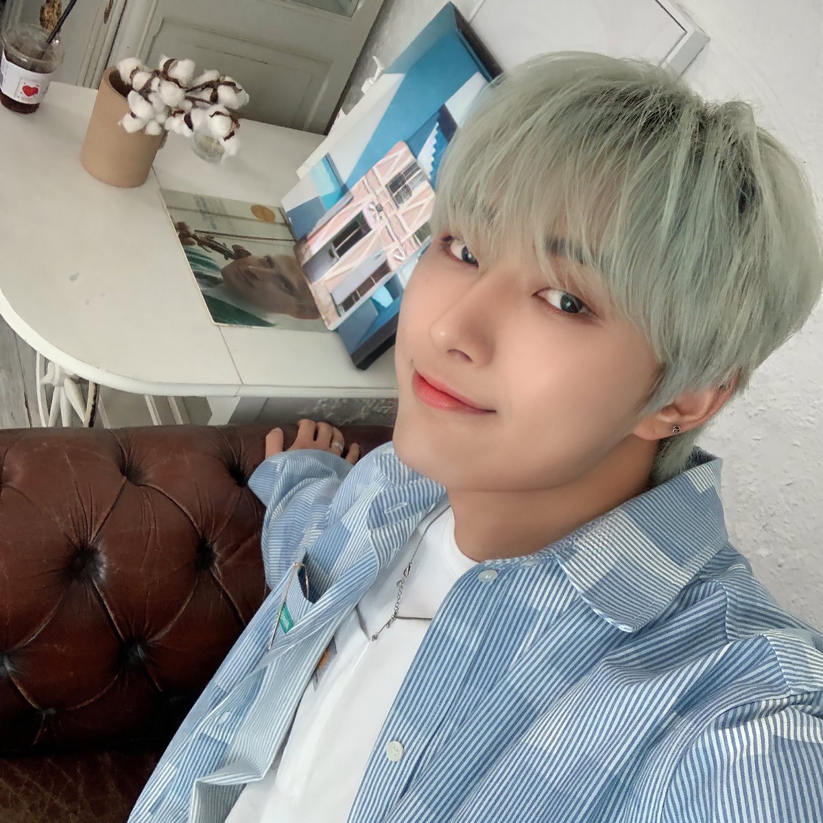 HQOmegaX's tweet photo. 재한 , Jaehan • August 3, 2021
#OX #OMEGAX #오메가엑스 #재한 #JAEHAN https://t.co/siihFUgohN