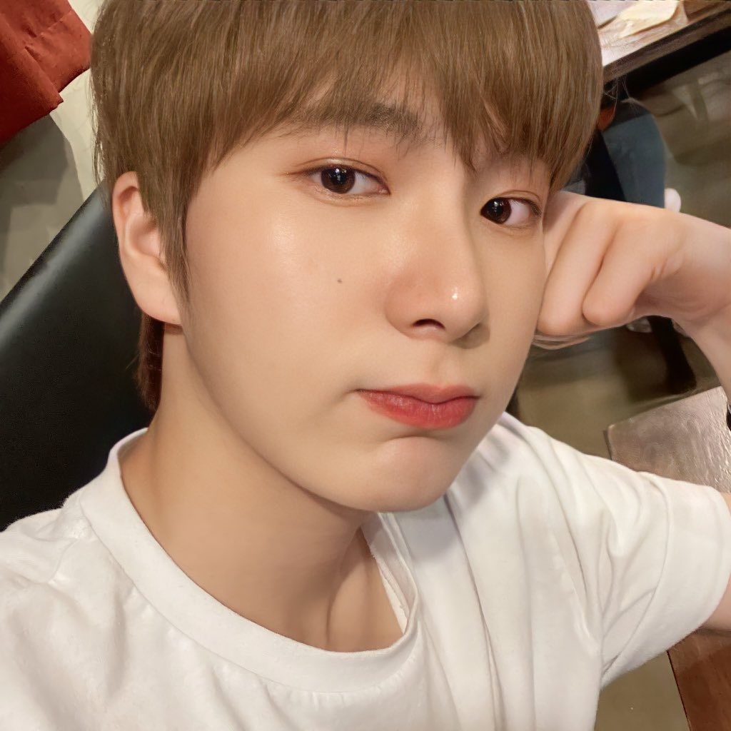 HQOmegaX's tweet photo. 케빈 , Kevin • August 3, 2021
#OX #OMEGAX #오메가엑스 #케빈 #KEVIN https://t.co/VNQ8hQEsPw