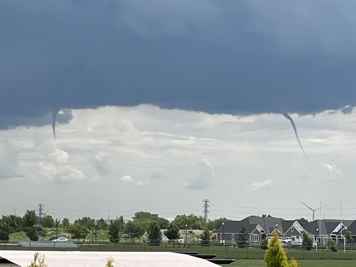 Moonpiloteach's tweet photo. #ONStorm https://t.co/Ic8m4Vqq9U