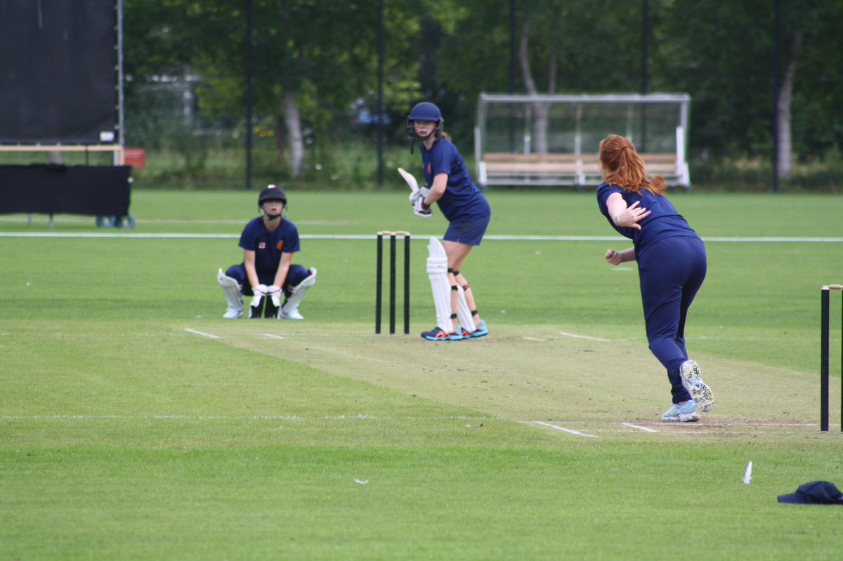 BdaalCricket's tweet photo. Bloemendaal U15 Dutch Lioness Nienke Beishuizen bowls on the other Bloemendaal U15 Lioness Pien Canjels at the practice games of the national selection. @BdaalCricket was well represented with 4 ladies! @NlCricket https://t.co/v5f23ePPdK
