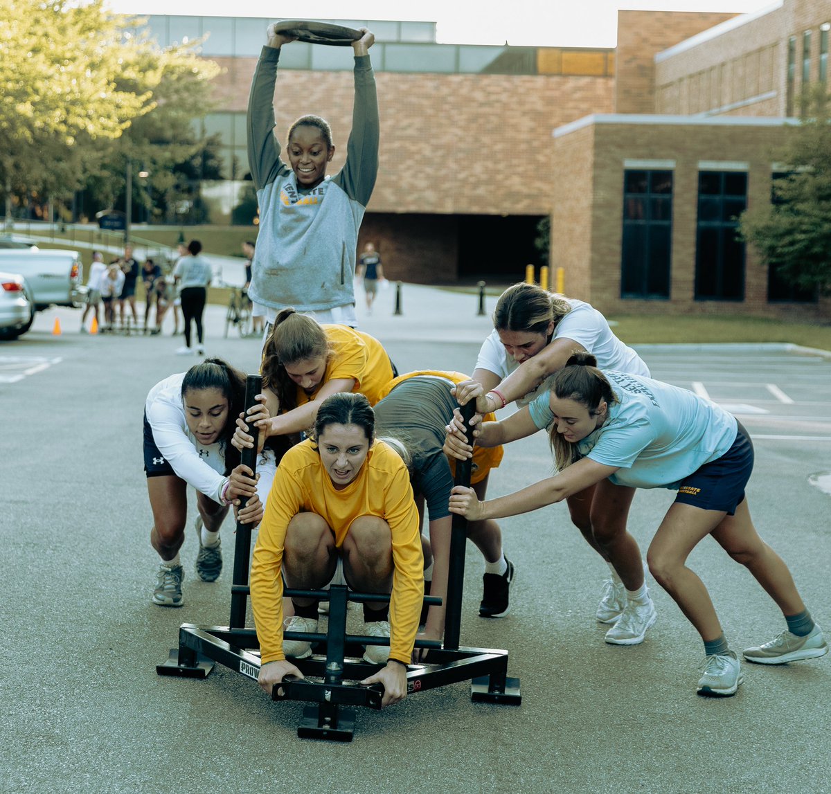 KentStWBB's tweet photo. We got after it today for our last summer workout 💪 

#GoFlashes ⚡️ https://t.co/ybxpkfTeOO