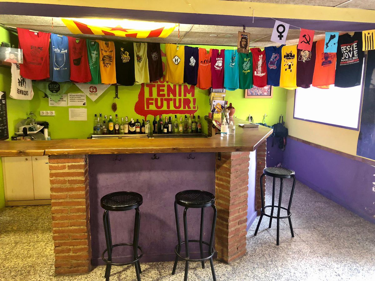 🤙🏾 Malgrat tot, sumem una samarreta més a la col·lecció. Llarga vida a les festes populars! ✊🏿 #XarrupsFJ21 #Manlleu