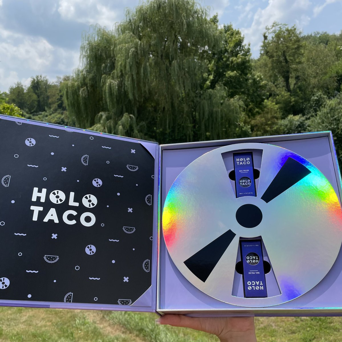 CatsClaws2's tweet photo. Got this beauty in the mail today!

The Remix Collection is stunning! 😍Happy holo anniversary! 🥳🎉💿
@nailogical @holotaco https://t.co/YCLEnchzHP