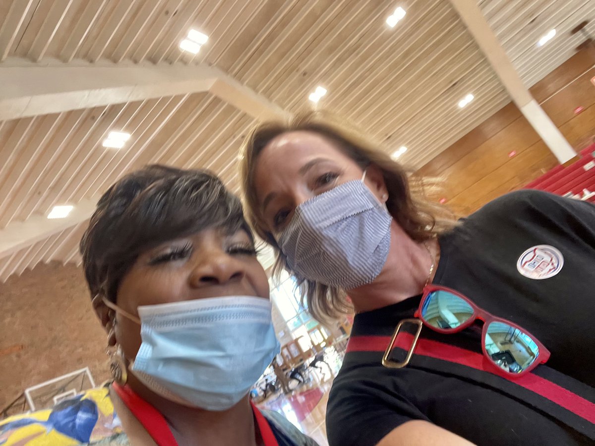 hlweingart's tweet photo. Your vote counts! Be sure to vote in today’s special election for Ohio’s 11th Congressional District. The polls are open until 7:30 p.m! Also, a special thank you to all Election Day officials like Miriam Holmes for their public service! #HeatherForShakerSchools https://t.co/oTvHn8f5Bn