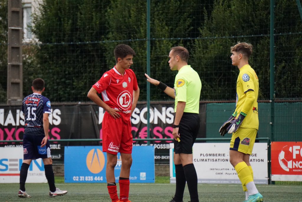 MaladrerieCaen's tweet photo. À noter la titularisation du (très) jeune Ben’ Beaufils (2004) 🥰
#MOSAFV 0-1 #Préparation https://t.co/ezbr2Zu7Am