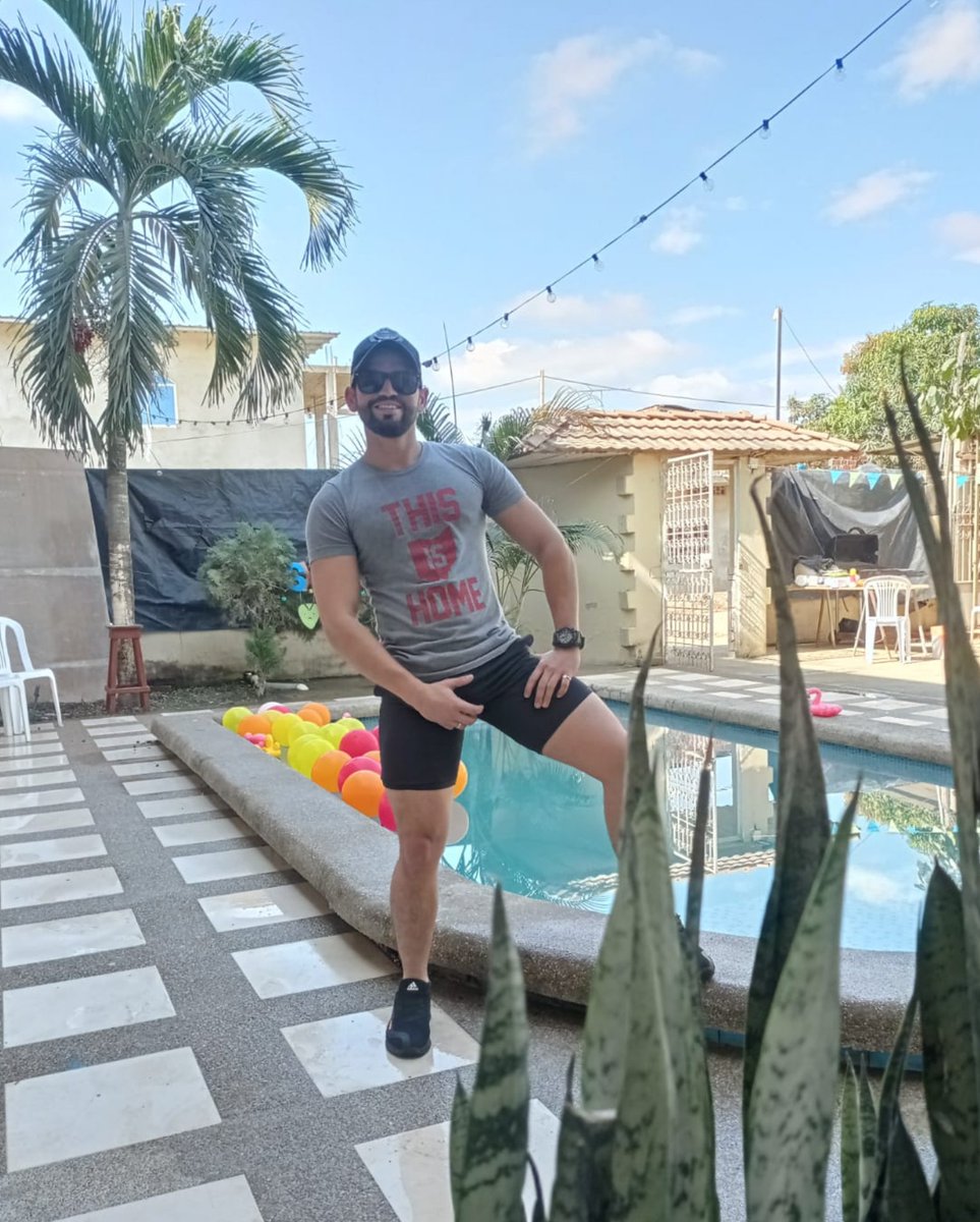 SebastinSnow2's tweet image. La vida es una sola. Nadie la va a vivir por ti. 🍆🔥🤘El CABRÓN 🤘@onlyfans @SebastinSnow2 @TheOliverColt @BearBoyXXX  @puphawaii1 @TheSportsGear_ @Jhon_Lother @liam_white150 #piscina #Mardi #thursdaymorning #FriendshipDay2021 #HAPPYMARKDAY