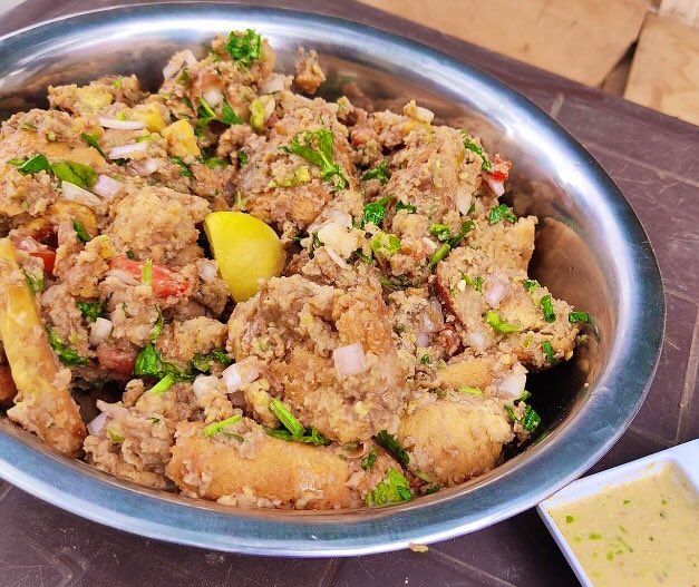 Me                         “ my cooking           مابعرف أعمل حاجة غير البوش 😂😂💪🏽