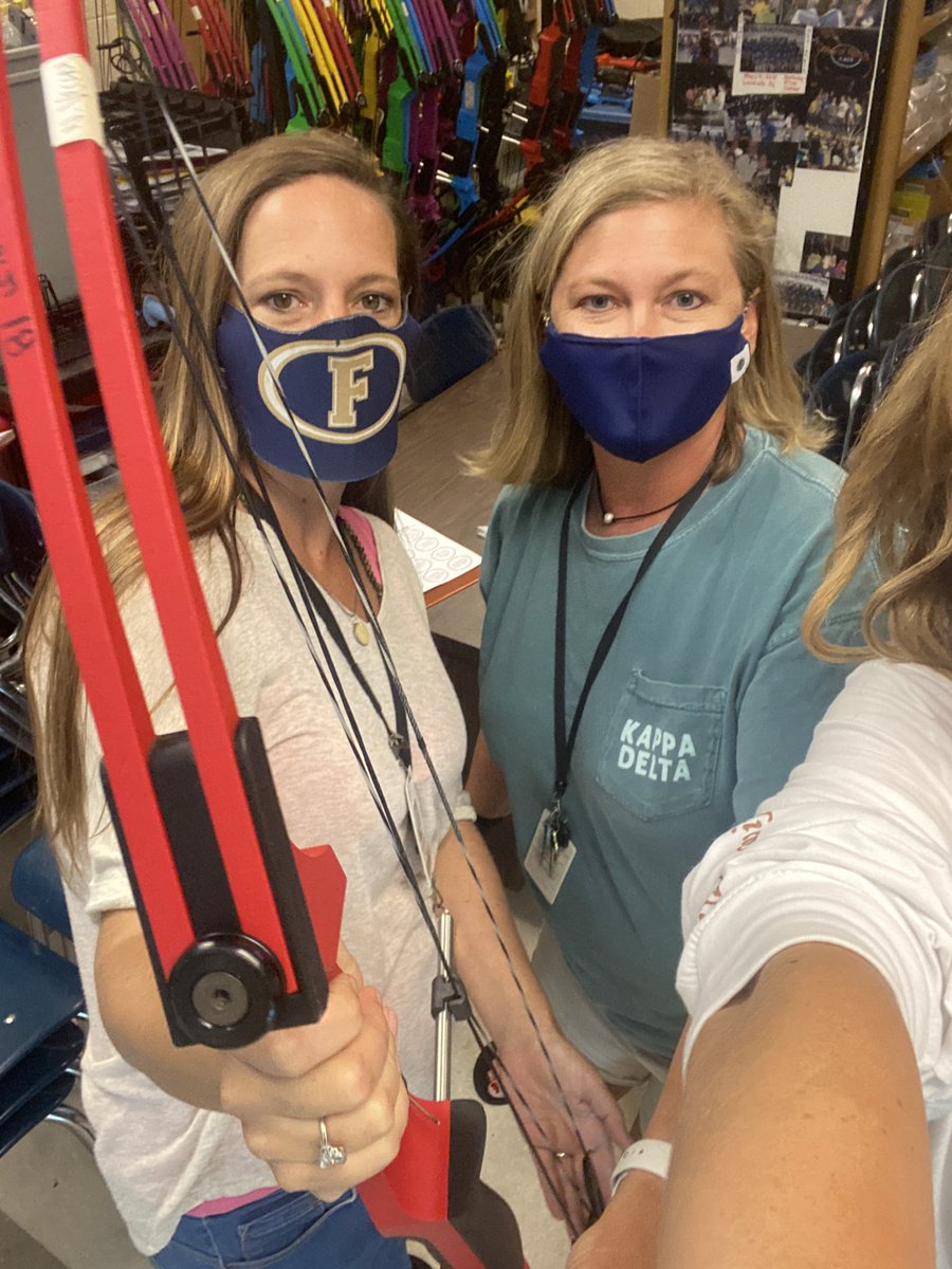 SciencewStewart's tweet photo. Mrs Hinson coaching us on how to be an archer @ashleymcnair10 @harbin_88 https://t.co/oGuUuKajR4