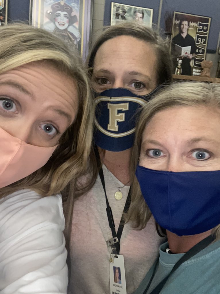SciencewStewart's tweet photo. @harbin_88
@ashleymcnair10  bookworms! 📚 https://t.co/qEKwyUeup2