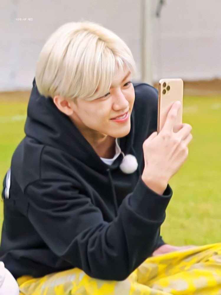 takemybear's tweet image. ยิ้มหน่อย จะถ่ายรูปลงสตอรี่ เออๆไม่แกล้ง ฟิลเตอร์นี้โคตรหล่อ