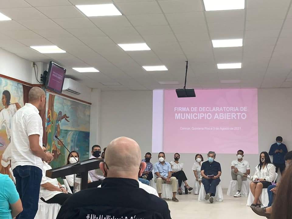 CPCQRoo's tweet photo. Establecer un paradigma de #GobiernoAbirrto implica transformar a las instituciones y sus procesos para equilibrar el poder y sus contrapesos. El #CPCQroo, @Idaipqroo, @INAImexico, representantes de la Sociedad civil organizada y la Presidenta Municipal @MaraLezama
1/2 https://t.co/3UofCjb24H