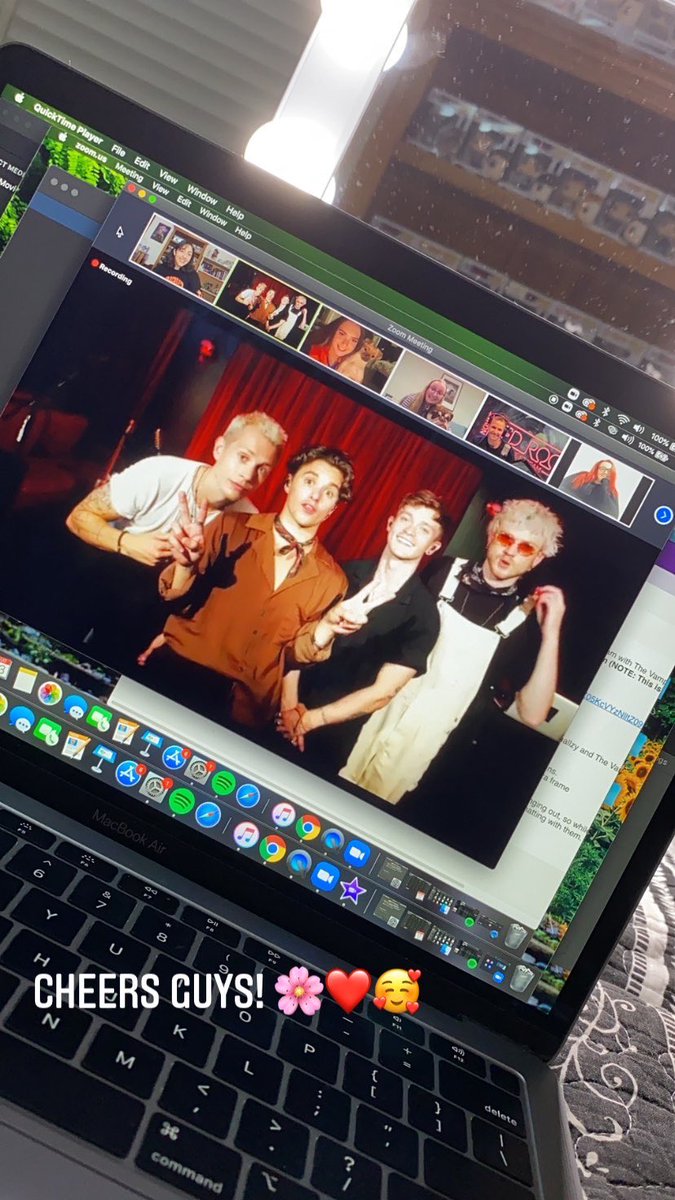 mmaryyxo's tweet photo. #9yearsofthevamps idk what I’d do without these guys 💖 thank you for everything I wouldn’t be who I am today without you all @TheVampsband https://t.co/4KxjnxT80N