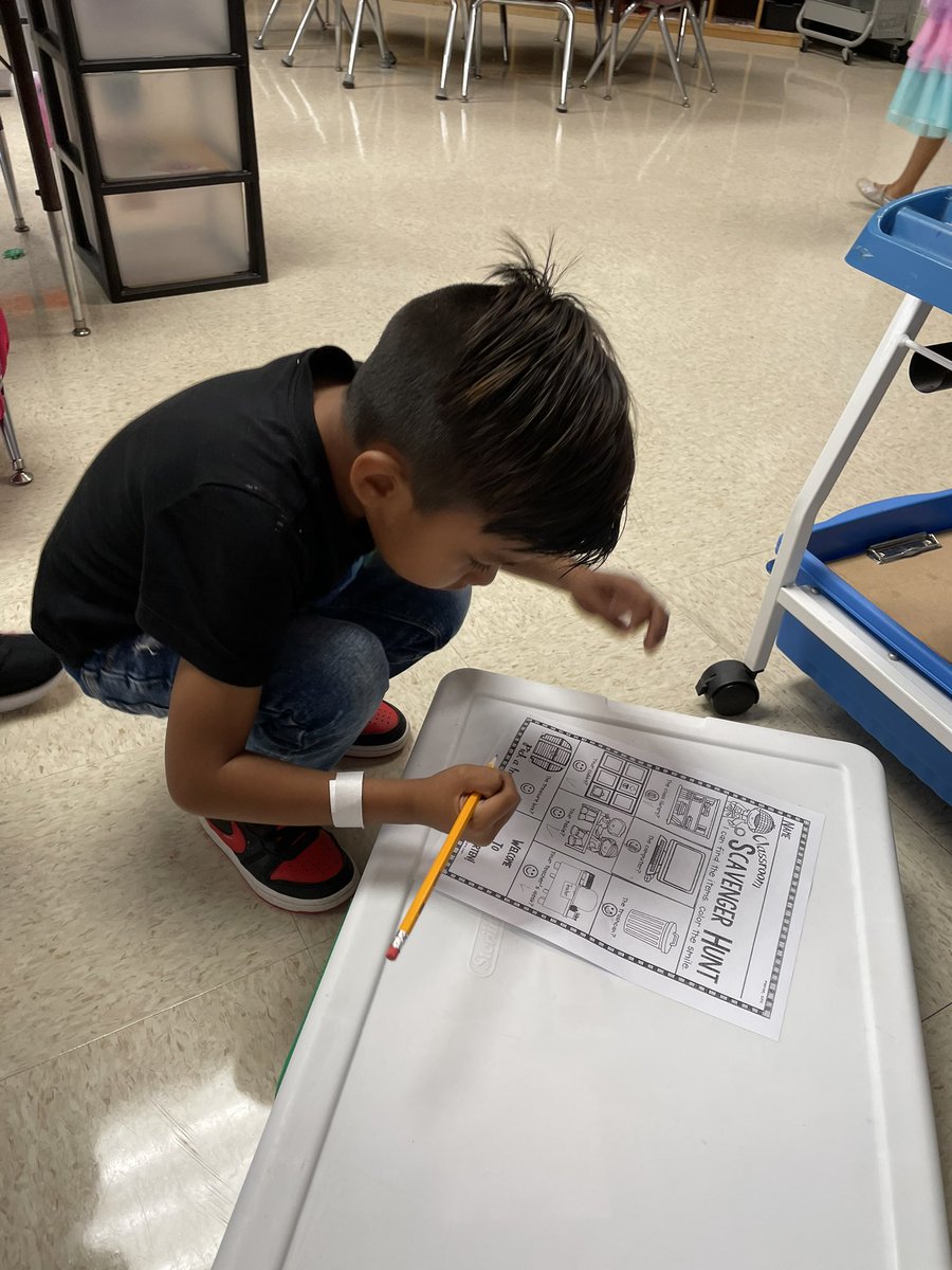 #CCSD1stDay No better way to end your first day in kindergarten with a classroom scavenger hunt with the final item as the treasure box! <a href="/JohnstonJags/">Johnston Elementary</a> <a href="/CherokeeSchools/">Cherokee Co. Schools</a>