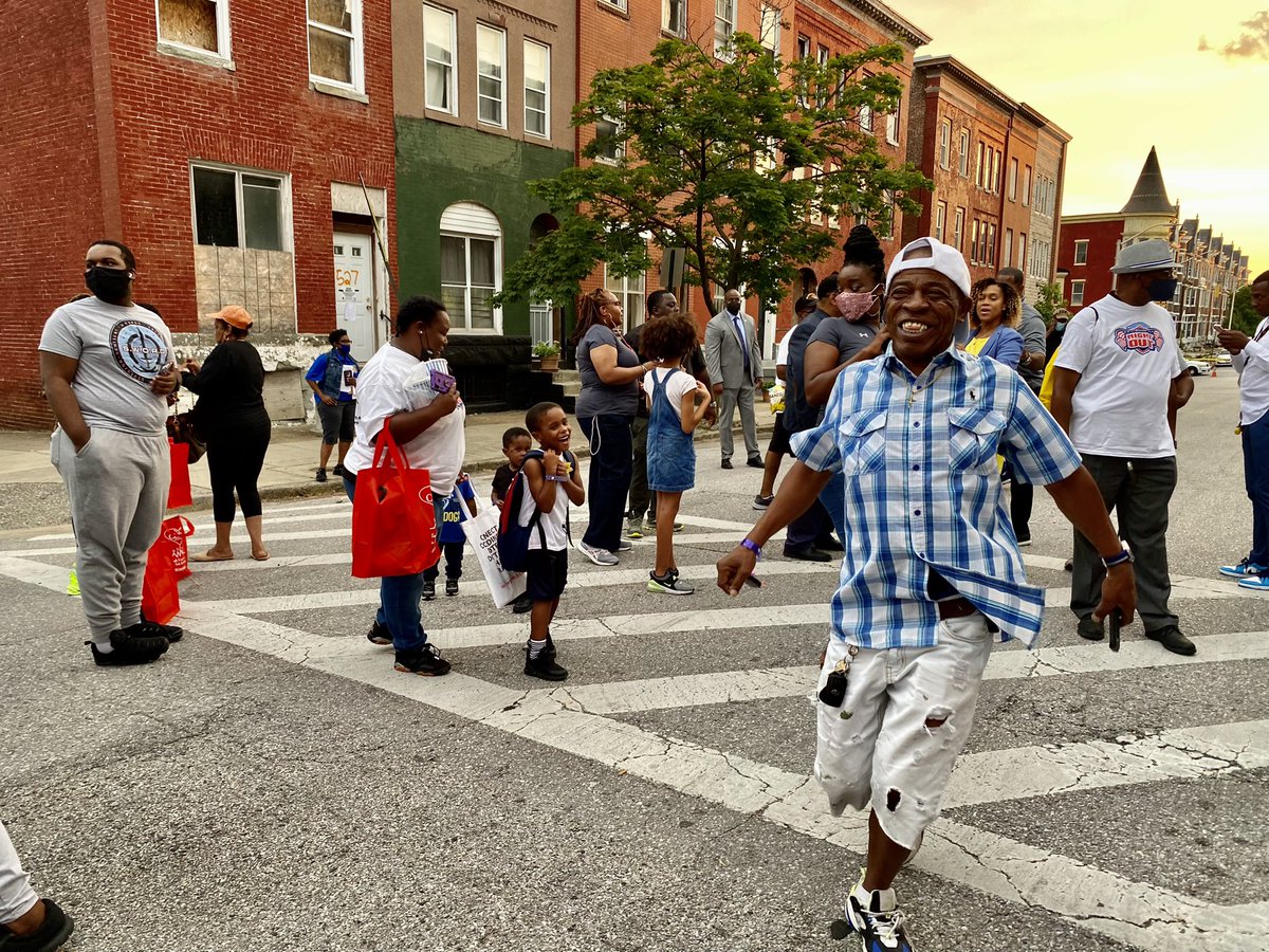 BaltCouncil's tweet photo. Greenmount &amp; 22nd #NNO #NationalNightOut #Unity #PoliceCommunityPartnership https://t.co/JyTHrNZvhr