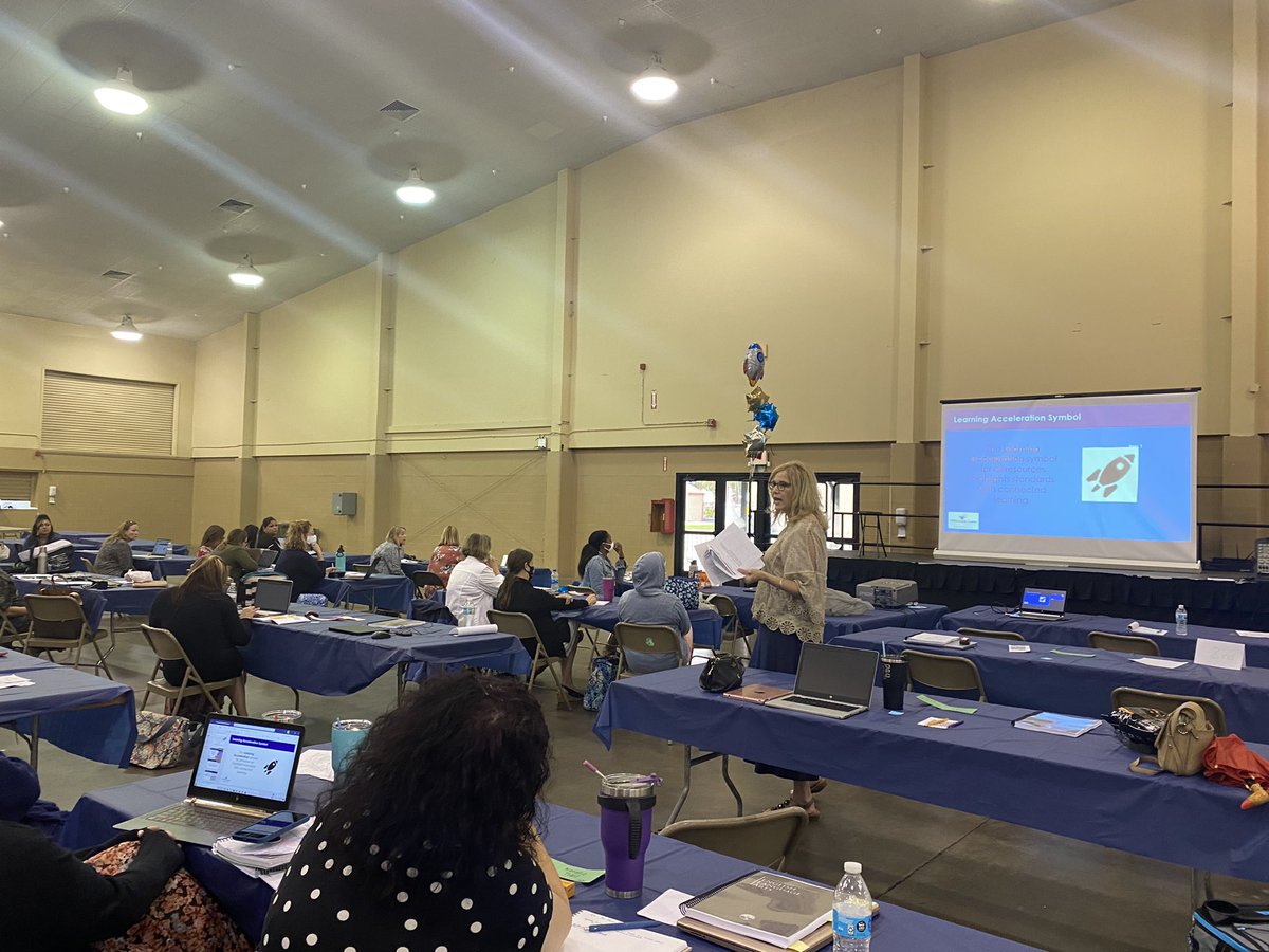 Lisa Brengel tweet media