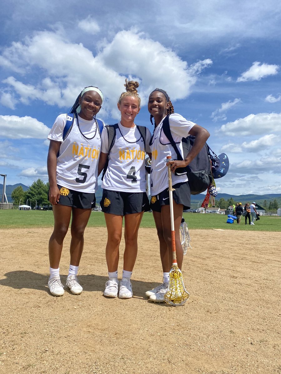 Chloe B. Jones tweet media