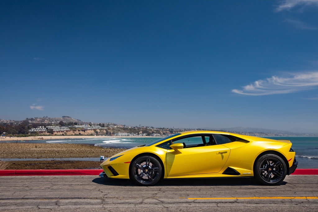 Lamborghini_NB's tweet photo. Hard to concentrate on the beautiful California coast when you have a Giallo Belenus Huracan EVO RWD to check out ๐
#Lamborghini #LamborghiniNewportBeach #LamboNB #NewportBeach #California #CarsofInstagram #Photooftheday #Cars #Huracan #EVO #EVORWD #GialloBelenus https://t.co/HsW86QnnCa
