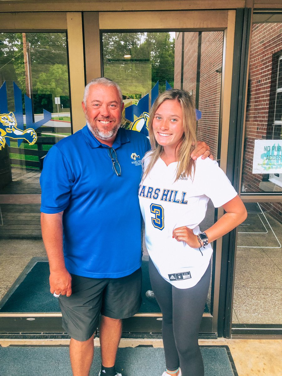 Big thanks to <a href="/coachscottlong/">Scott Long</a> for inviting me to visit Mars Hill today🥎 had a blast!