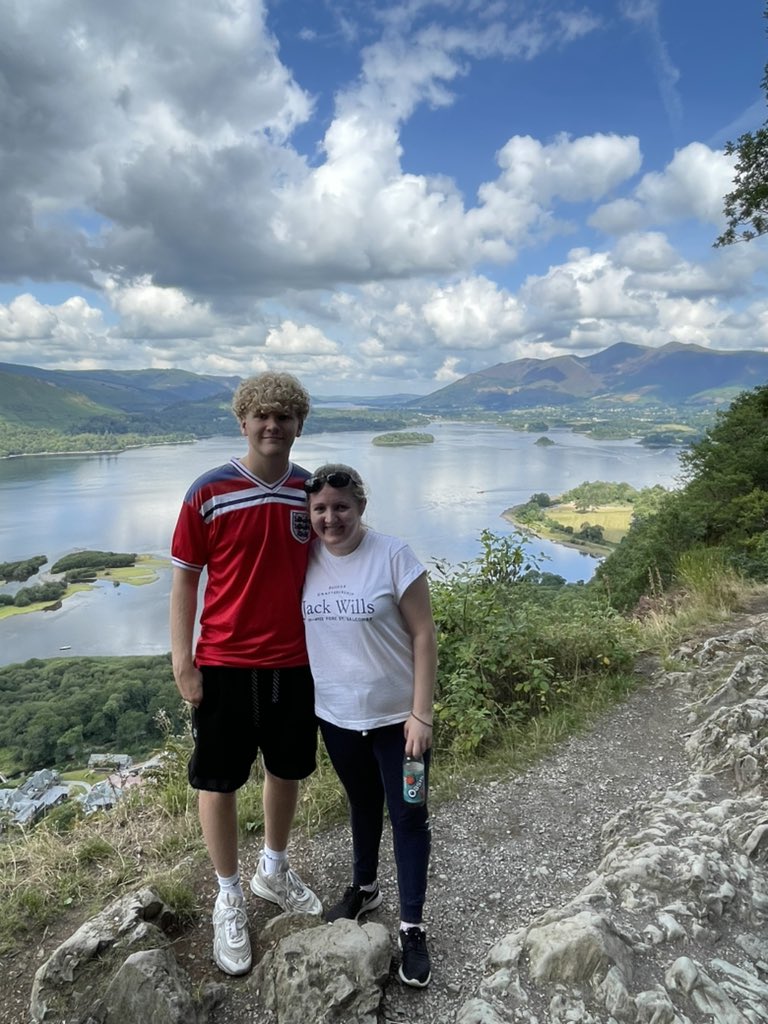 AlCrop's tweet image. Gorgeous walk in The Lakes today #SurpriseView #BowderStone