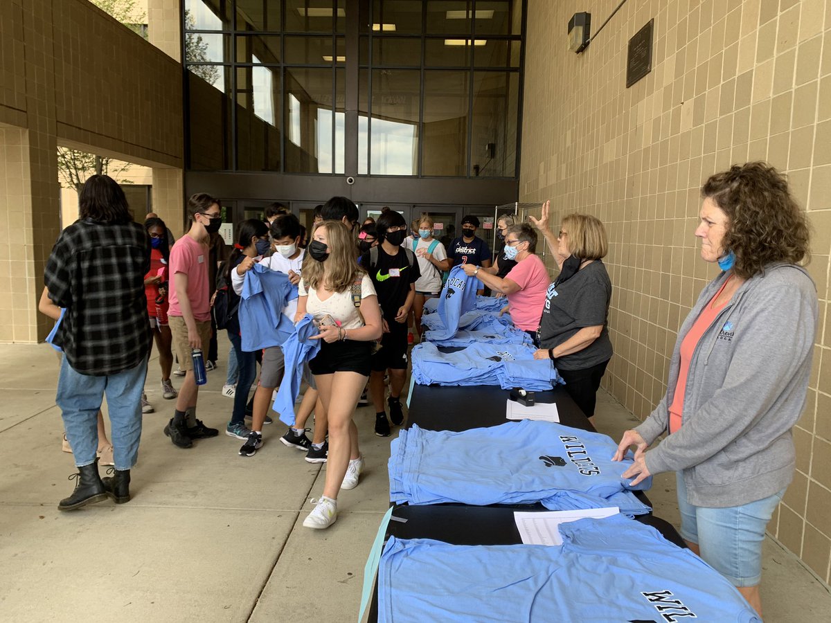 Many success stories after day 1 of wildCat Connections. First time in the school for many of our incoming 9th and 10th graders. <a href="/wearecvillecats/">WeAreCville Wildcats</a> <a href="/Region4FCPS/">Region 4</a> #bettertogether