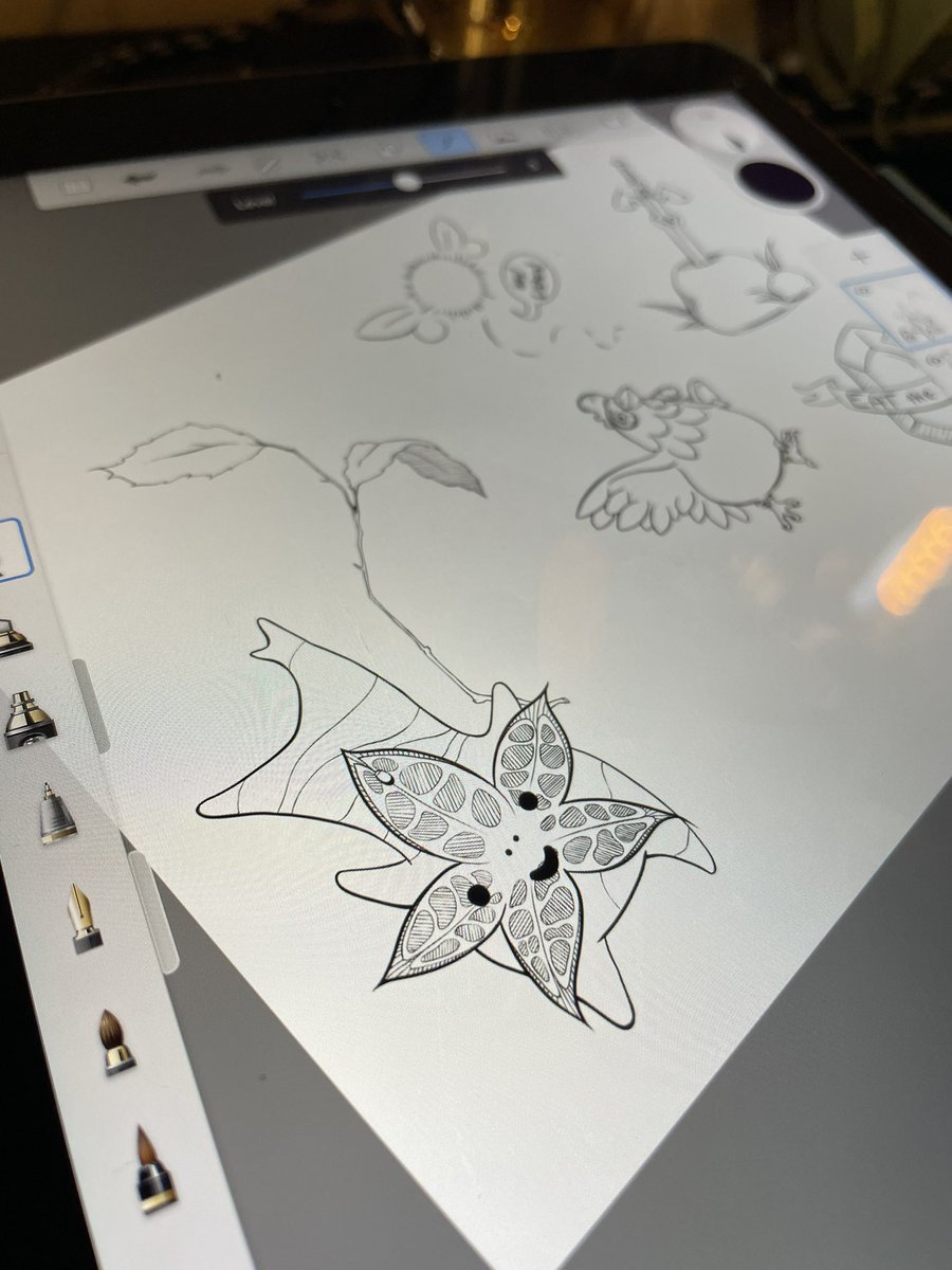 sentient_bees's tweet photo. I have been bad about sharing art stuff recently. Here's some Legend of Zelda doodles I started recently https://t.co/B6dXIi2ji9