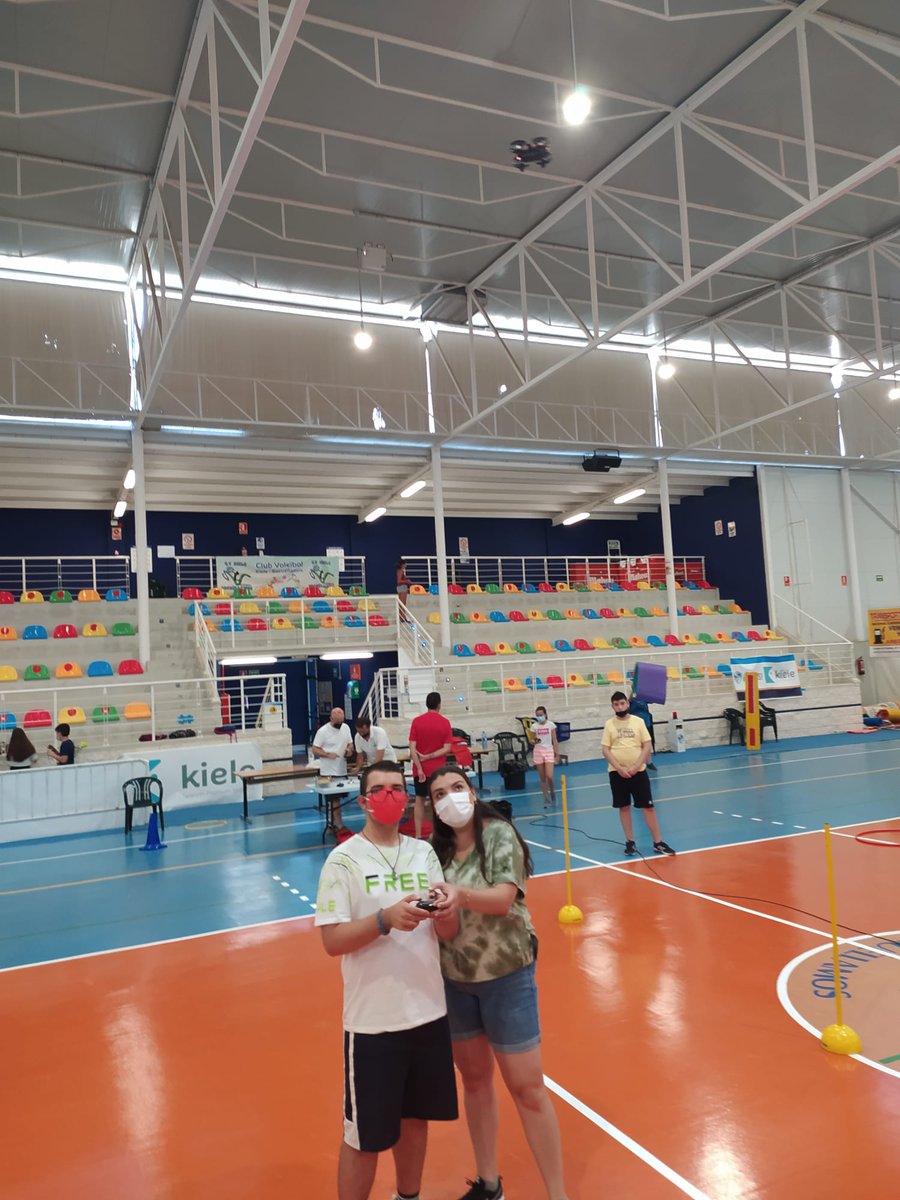 UtilTechCR's tweet photo. Con motivo de la realización de un Taller de manejo de #drones, encuadrado en el #urbancamp, UtilTech acudió con sus drones para disfrutar de l@s más jóvenes.
#afymos
#uaventerpriseproject
#utiltech https://t.co/uWIMuNJhpG