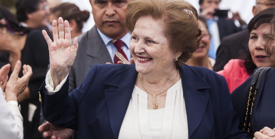 🔴 EN DESARROLLO | Lucía Hiriart ingresó al Hospital Militar para realizarse exámenes médicos bit.ly/3fsslN2