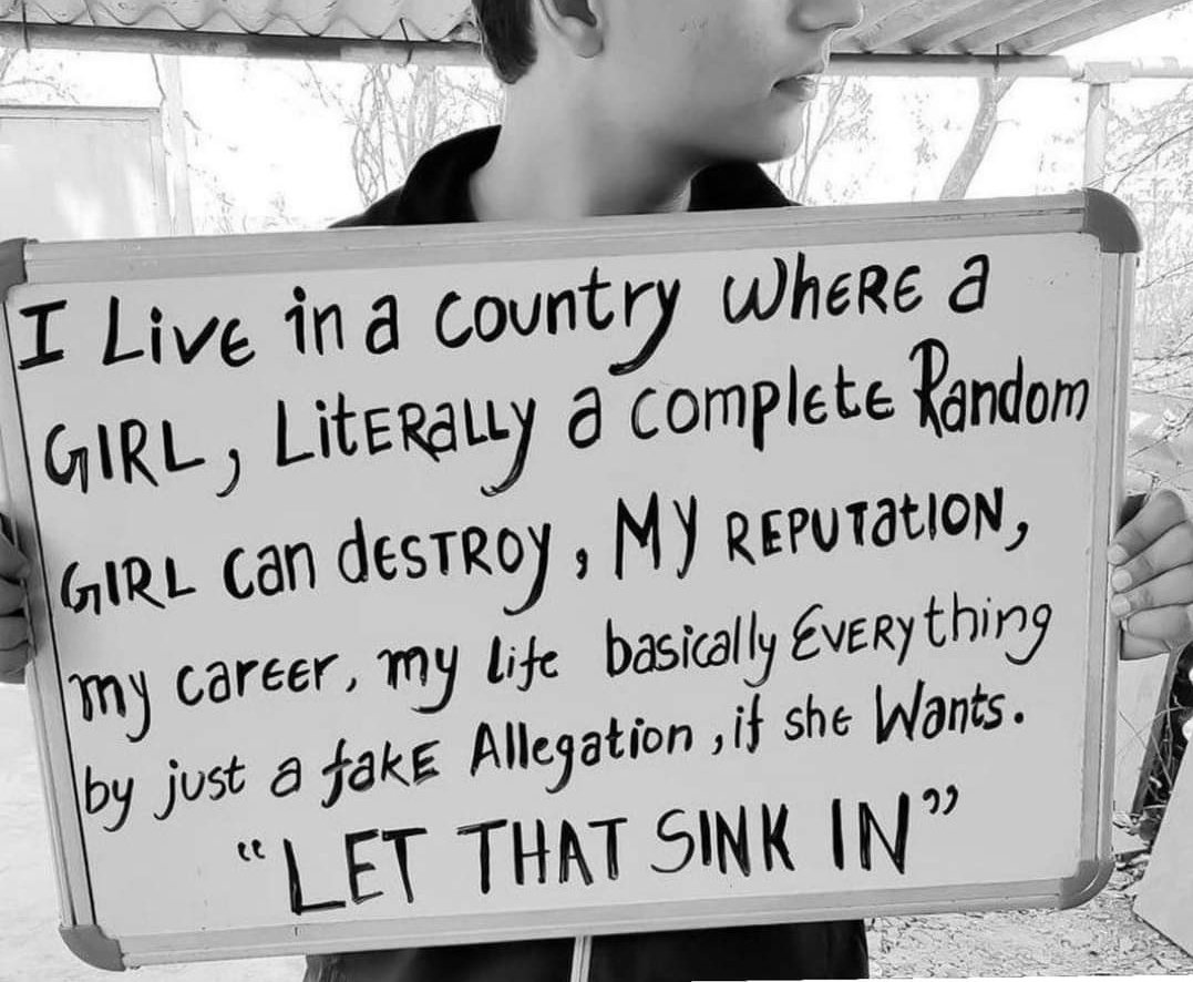 legal_moderator's tweet image. Every "girl"is not "INNOCENT" &amp;amp; every guy is not "CULPRIT" 😥

#stopdoing #fakefeminism #ArrestLucknowGirl