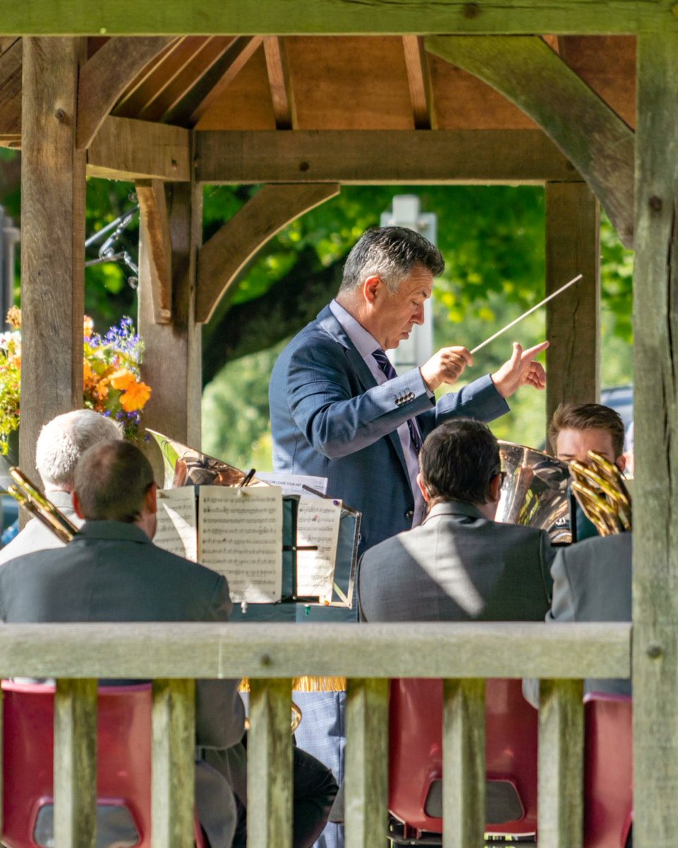 A superb performance by the Pillowell Silver Band in Ross-on-Wye on Sunday at the Bands in The Park Event 😎🎺🎼🥁👏
.
#herefordshire #rossonwye #bandstand #band #silverband #livemusic #pillowellsilverband