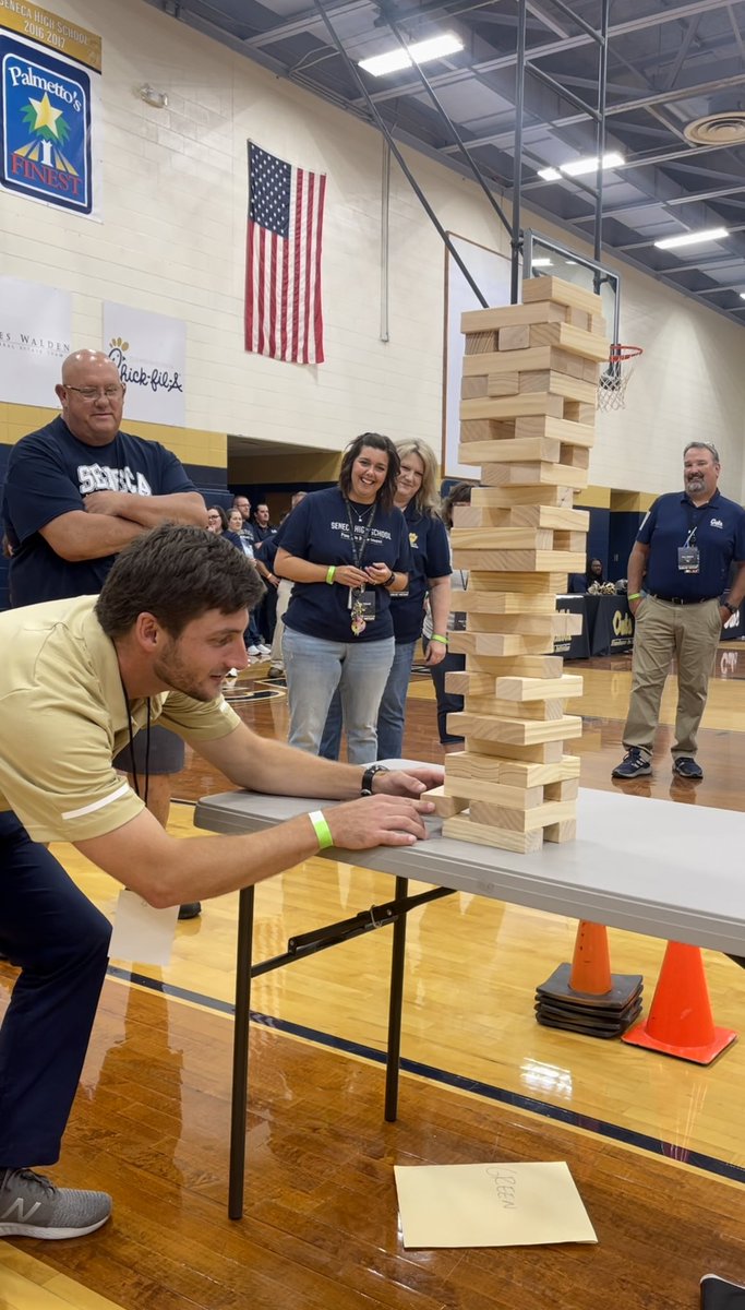 mrhudson06's tweet photo. We were lucky enough to bring back our teachers with a bang today! When you have 5-star talent, you roll out the βnavy and goldβ carpet. We laughed, did some team building and most of all we had FUN! #BobCatNation #KudosCats #MakingOurBestBetter #SenecaSpotlight @SenecaSHSCats https://t.co/fKWwDd2QZC