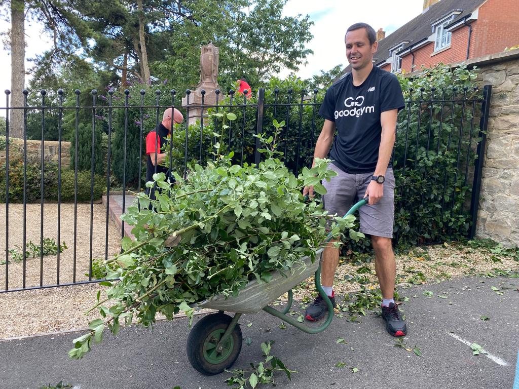 Happy 3rd birthday to us! 🎁🎂🎉

We celebrated with a group run to Christ Church for some weeding in the Garden of Reflection 🦋🌻🌼

And squeezed in a celebration of Paul's 💯 good deeds! 👏🍻 Congratulations Paul! 

#GoodGym #GoodGymSwindon #DoGoodGetFit