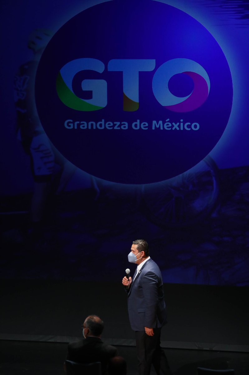 diegosinhue's tweet photo. En el @gobiernogto reafirmamos nuestro compromiso de trabajar en equipo con el @municipio_leon y sus habitantes. Por ello hoy anunciamos una inversión conjunta de 886 mdp para la realización de 184 #ObrasDeGrandeza, que además generarán empleos y una importante derrama económica. https://t.co/sFM5m2ETfY