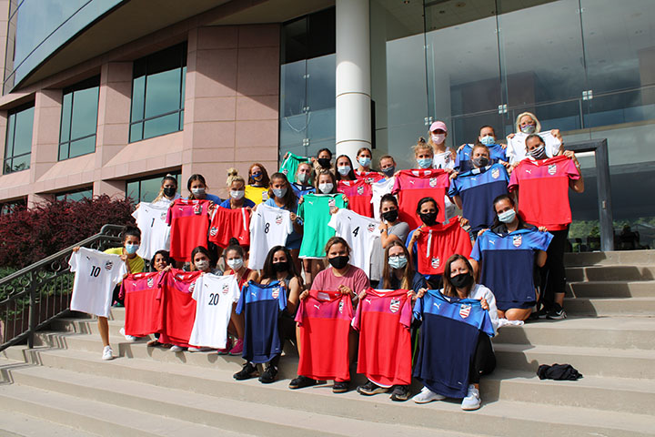 USDeaf_WNT's tweet photo. Our next huge thank you goes out to https://t.co/dXMUUKy4Go

They donate training/game apparel, balls, equipment &amp; more to both teams of @USADeafSoccer 

Thank you for supporting us &amp; @ussoccer_dmnt, we looked and felt great all week in the items you provided.

#lookGoodFeelGood https://t.co/pTscP0x3q5