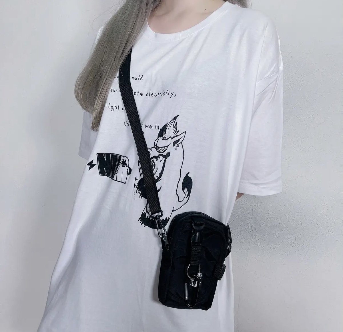 NieR_tokyo's tweet photo. 🎁本日〆切プレゼント企画🎁

2ZIPPER SYSTEMマルチポーチ
【ショルダーストラップ付き】

🎁4名様にプレゼント🎁

◼応募方法
フォロー(@NieR_tokyo) &amp; RT
◼締切〆  本日24時

※鍵垢の方も対象内です。
こちらの商品は〆切後販売予定となります。
是非ご参加ください🙇‍♂️🙇‍♀️ https://t.co/KhCMYVRoH8