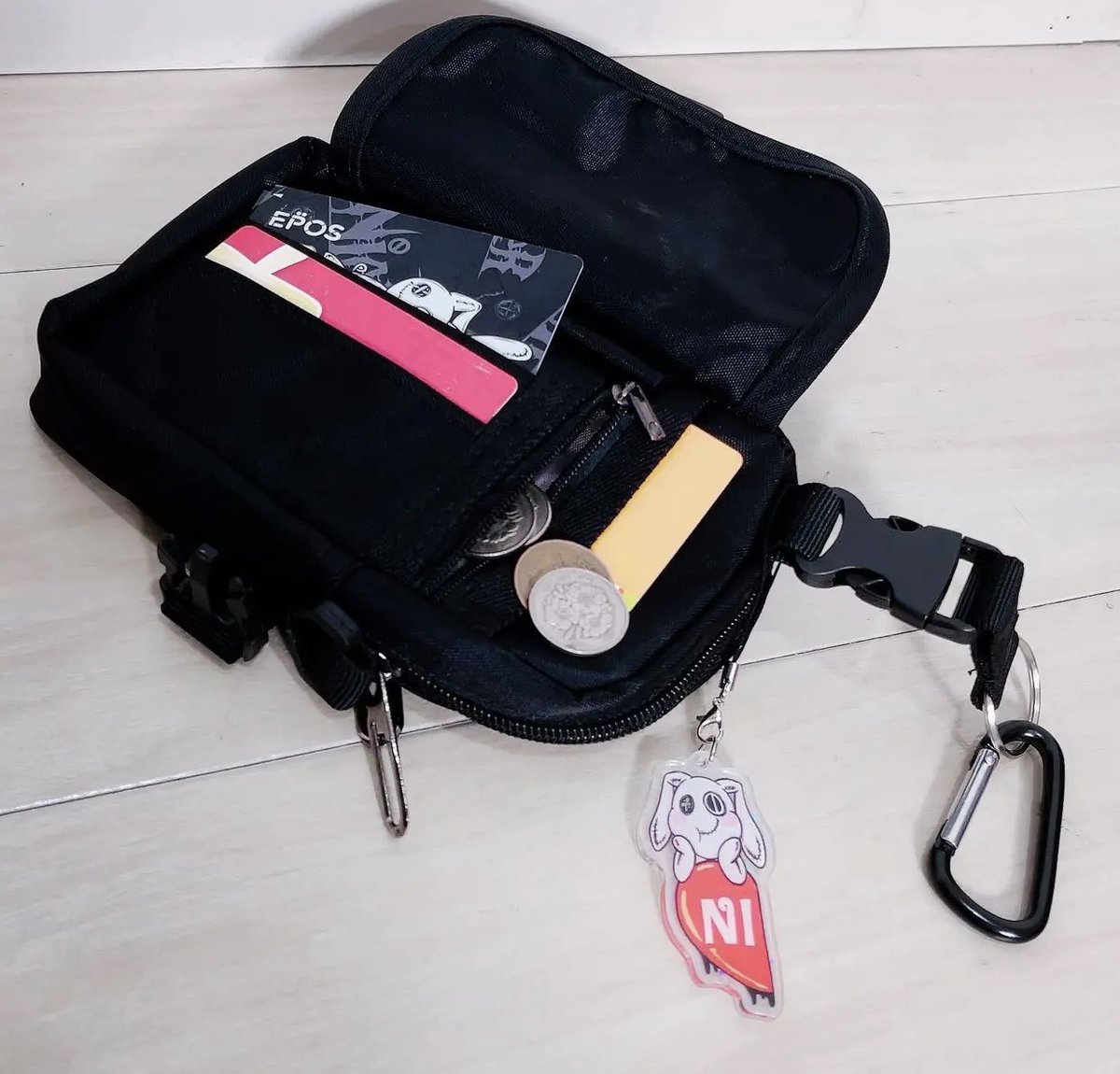 NieR_tokyo's tweet photo. 🎁本日〆切プレゼント企画🎁

2ZIPPER SYSTEMマルチポーチ
【ショルダーストラップ付き】

🎁4名様にプレゼント🎁

◼応募方法
フォロー(@NieR_tokyo) &amp; RT
◼締切〆  本日24時

※鍵垢の方も対象内です。
こちらの商品は〆切後販売予定となります。
是非ご参加ください🙇‍♂️🙇‍♀️ https://t.co/KhCMYVRoH8