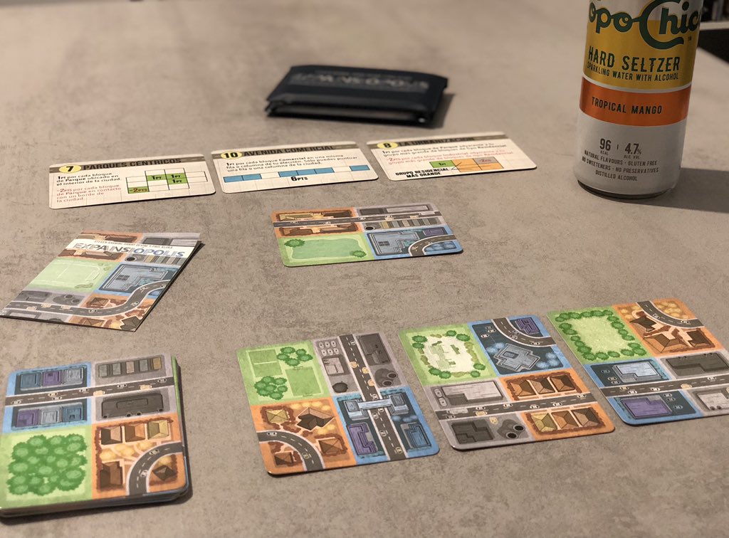 Lunatics4Games's tweet photo. ¿Qué vas a hacer en vacaciones? ¿Viajar? Si, a 𝙴𝚇𝙿𝙰𝙽𝚂𝙸𝙾𝙿𝙾𝙻𝙸𝚂. Muy relajante ver cómo la ciudad crece bajo la atenta mirada de la 𝙲𝚛𝚎𝚊𝚍𝚘𝚛𝚊 🤓
#Expansiopolis #Sprawlopolis @SaltPeppergames #Correossampling #topochico @topochicohsmx #Vacaciones2021 https://t.co/gNPayr8TLx