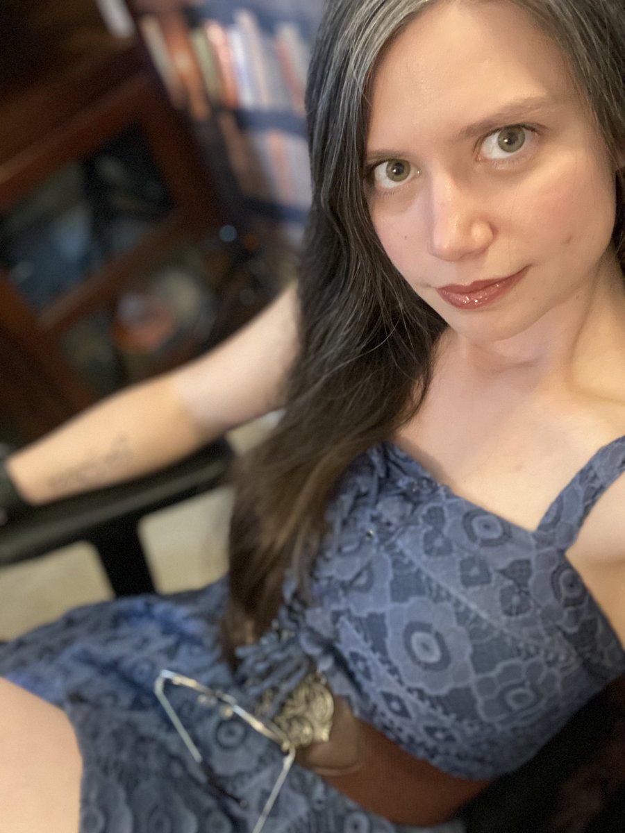 alivanessa9's tweet photo. Glasses or no glasses? Find out on today’s episode of #Destiny2 #GrandmasterNightfalls on #twitch. #thelibrarianoftwitch

https://t.co/QDHvPlcWYz https://t.co/ujITQkOR5t