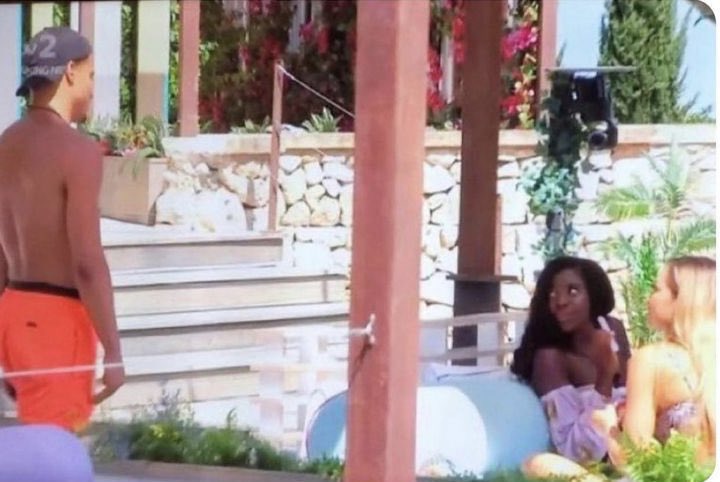 toops99's tweet photo. “Mum can Chloe come for tea again” #loveisland https://t.co/OW2c8DLSro