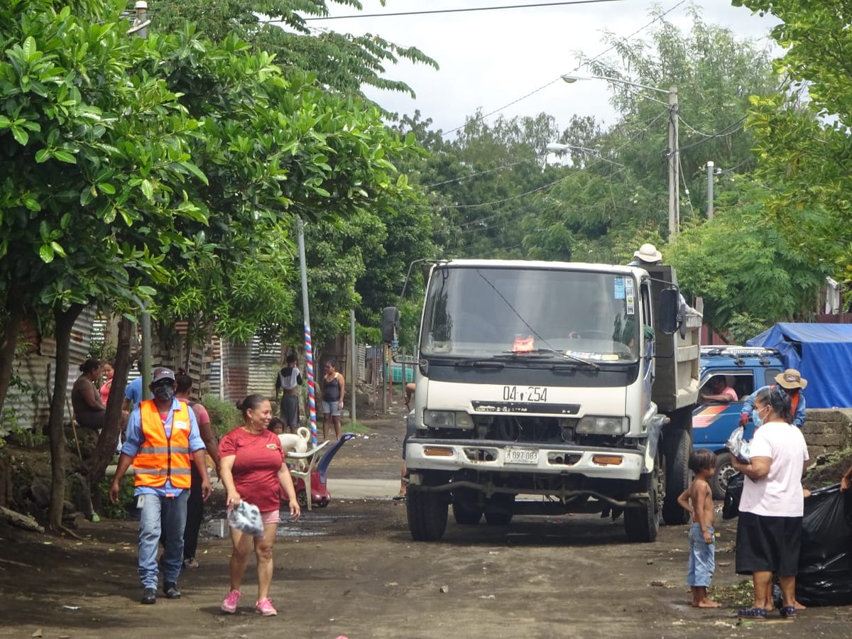 La Dirección de Medio Ambiente de ALMA , realiza una jornada de Limpieza "Plan Calache" en ciudad belén , con el objetivo de fomentar el manejo adecuado de los desechos sólidos,  , así  mismo promover  conciencia ambiental de preservar el medio ambiente.  #AlmaManagua