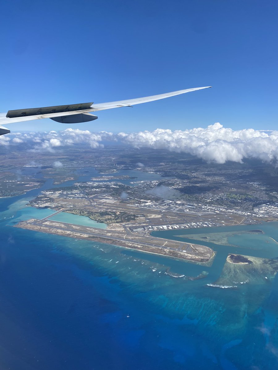 Usually I’m an aisle-seat-kinda-gal. But today, I’m grateful for the window. #thoseclouds #thatwater #travel #familytravel #hawaii