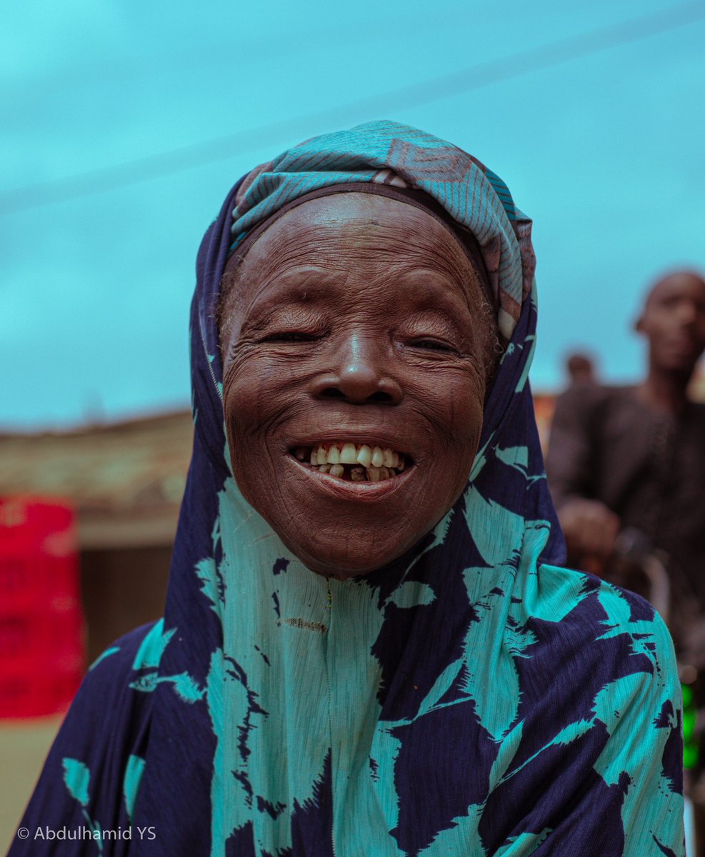 REDEWFoundation's tweet photo. There is only one happiness in life, to love and be loved. Be happy in moments shared with loved ones.  

Credit: @TeeShittu https://t.co/1c4rqLzaIK