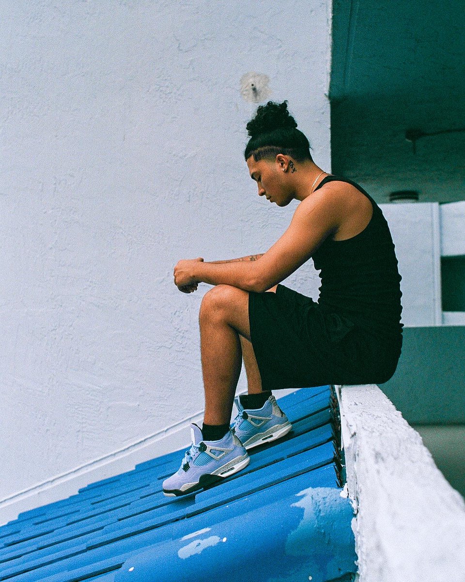HollaRox's tweet photo. got real bleau wit it (shot on Fujicolor 200) https://t.co/OKqjSpO5zH